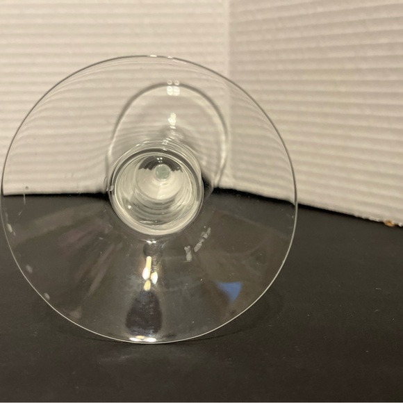 Set of 2 Glass Taper Candle Holders 8 1/4” Tall. So Pretty And Romantic. - Picture 6 of 6